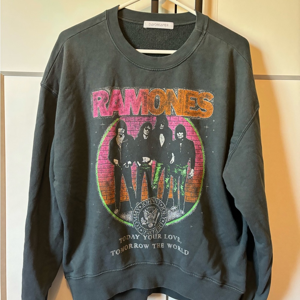 Daydreamer Ramones band sweatshirt. Very comfortable. Small oversized fit.